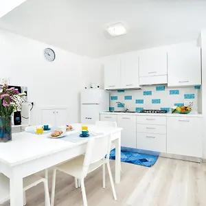 Casa Acqua Marina - Only 6 Steps From The Main Road Amalfi